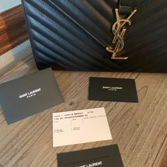 Saint Laurent Black Shoulder Bag with Gold Hardware and Quilted Leather - Picture 3 of 8